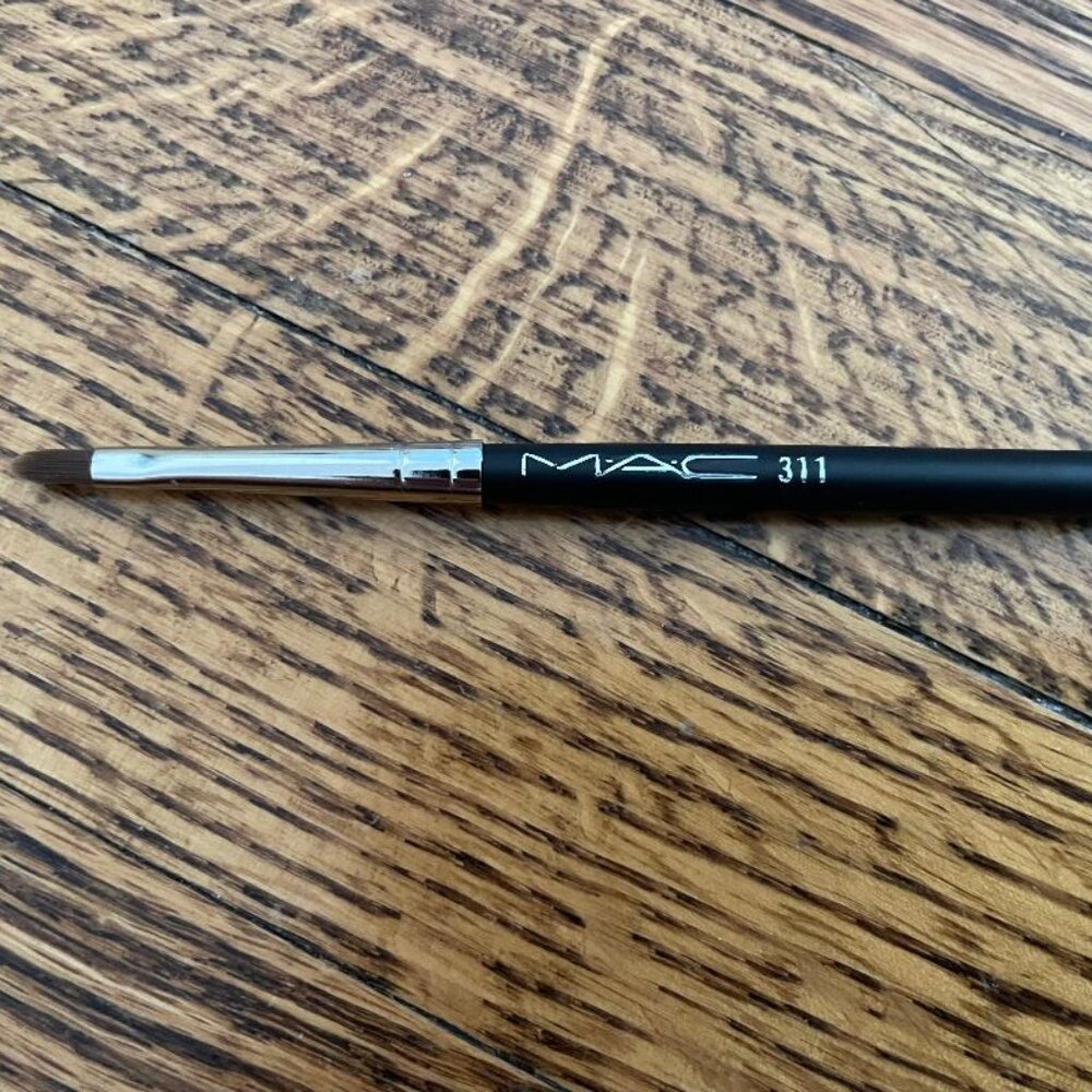 MAC 311 Lip Liner Brush